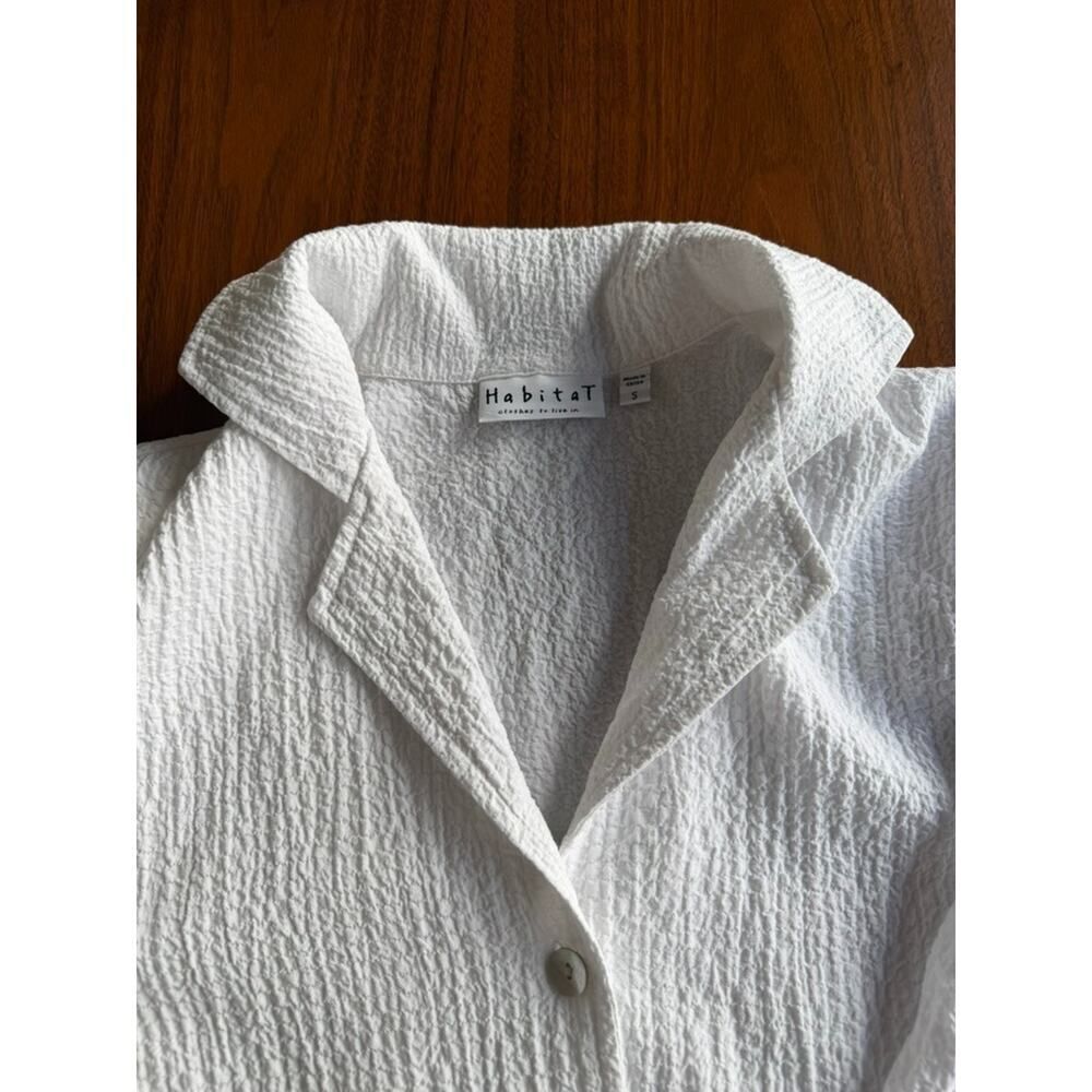Habitat Women's White Textured Gauze Button Front Notch Collar Tunic - Size S - Picture 2 of 4